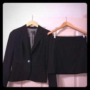 NWT Bebe size 4 pin stripe jacket/mini skirt suit